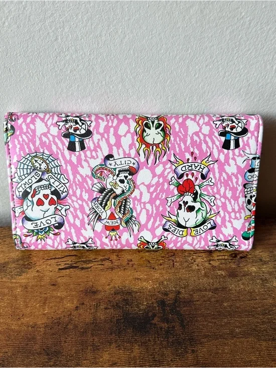 Ed Hardy Pink Tattoo-Inspired Skeleton Women’s Long Wallet Fold Out NWT - Picture 4 of 5
